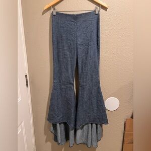 Alice + Olivia Denim Wide-Leg Pants in Washed Blue Size 2.